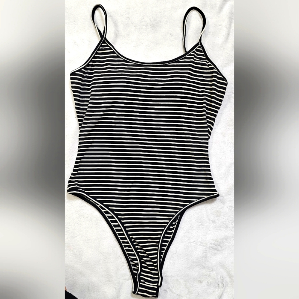 SHEIN EZwear Women's Casual Striped Backless Camisole Bodysuit For Summer Size M